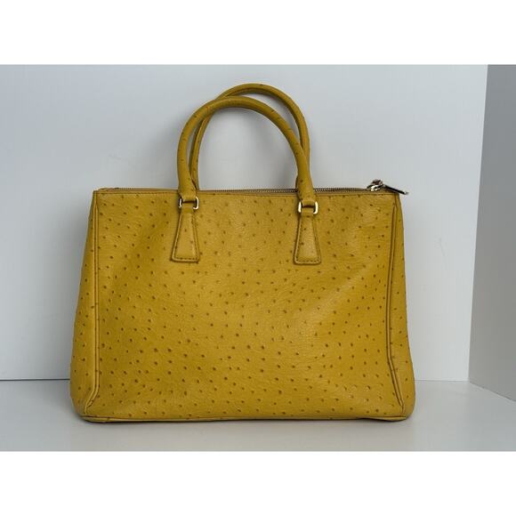 Prada Struzzo Lux Medium Galleria Double-Zip Tote in Mustard Yellow Ostrich Leat - Picture 2 of 16